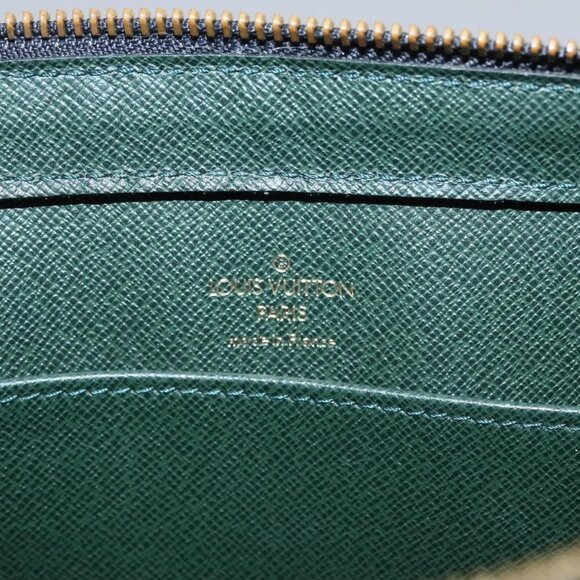 LOUIS VUITTON Taiga Baikal Clutch Bag Epicea - Picture 12 of 16
